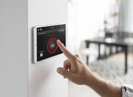 Installateur alarme Bordeaux, nous assurons l’installation et la maintenance d’alarmes, vidéosurveillance, contrôle d’accès et serrures connectées
